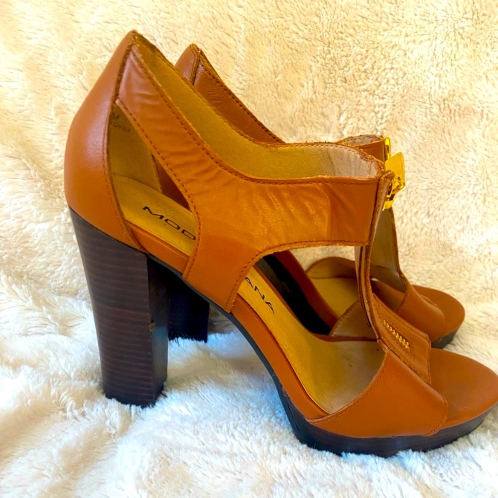 Moda Spana high heeled leather sandal- size 6